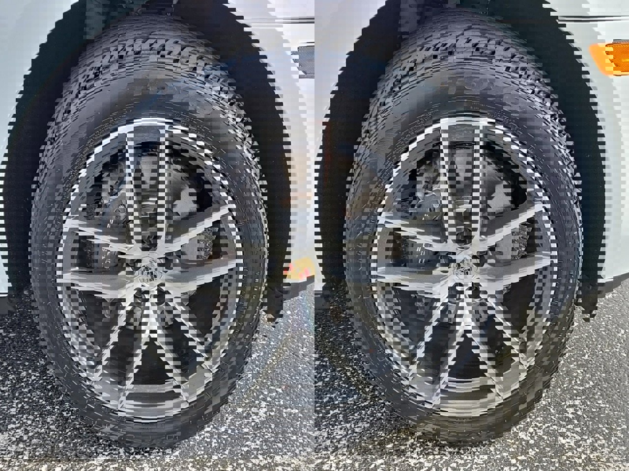 Used 2024 Porsche Macan image 10