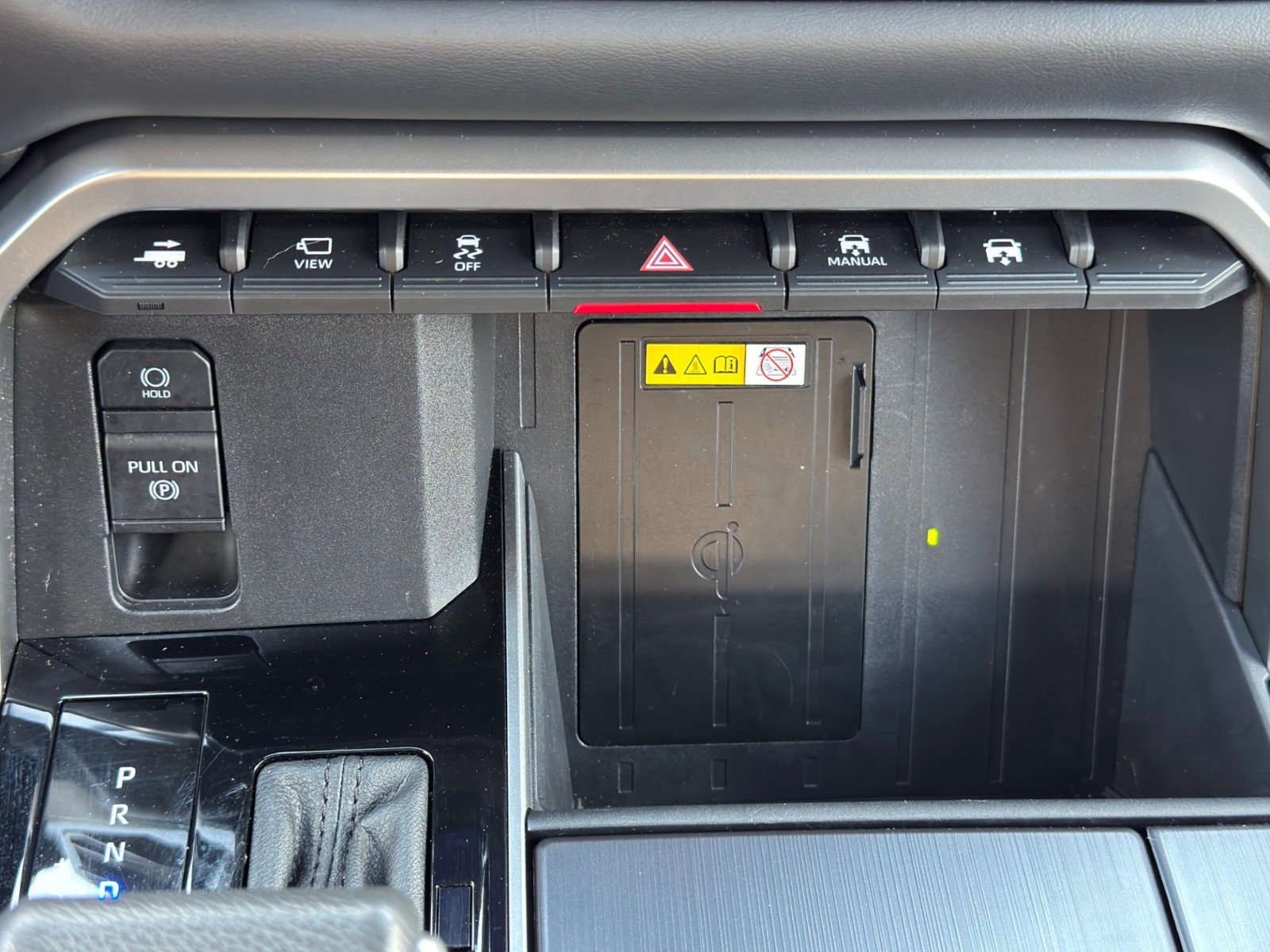 Used 2022 Toyota Tundra Platinum w/ Advanced Package AWD/4WD image 31