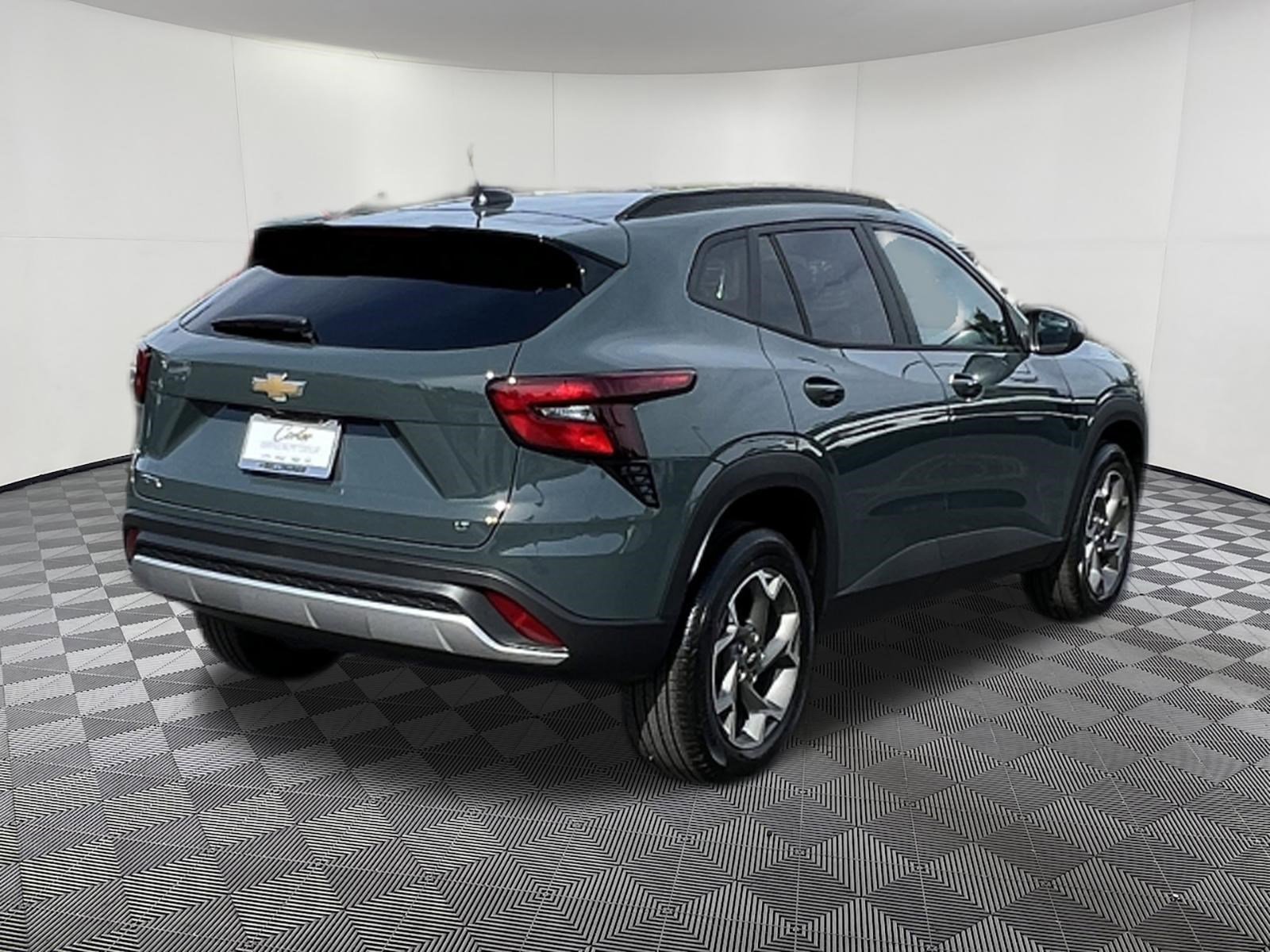 New 2026 Chevrolet Trax LT w/ LT Convenience Package FWD image 6