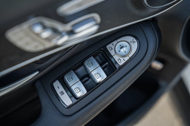 Used 2022 Mercedes-Benz GLC 300 4MATIC image 34