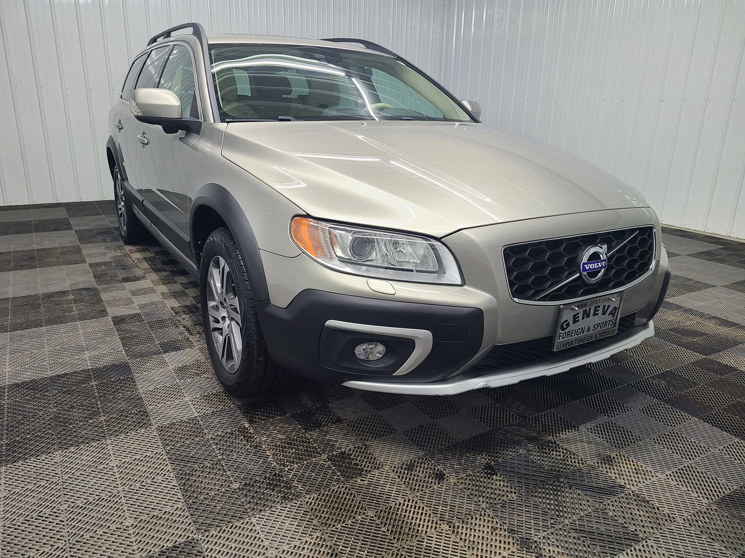 Used 2015 Volvo XC70 T5 Platinum image 14