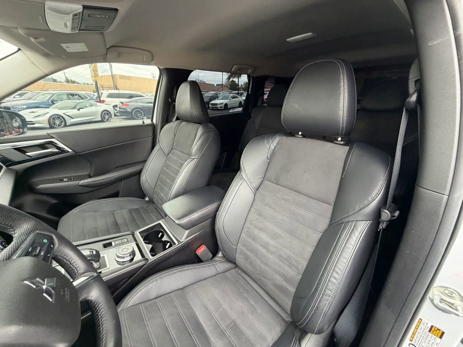 Used 2023 Mitsubishi Outlander ES image 14