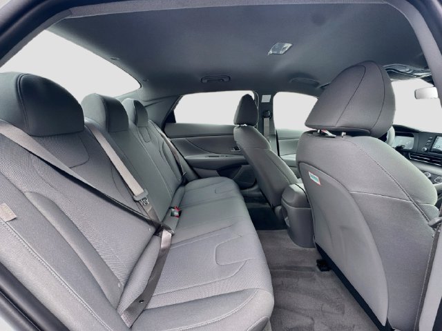 New 2026 Hyundai Elantra SE FWD image 24