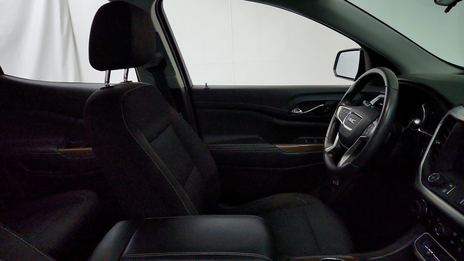 Used 2021 GMC Acadia SLE w/ Driver Convenience Package FWD image 29