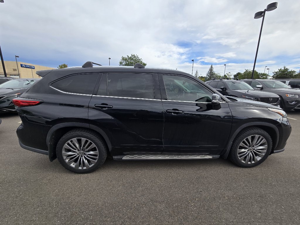 Used 2021 Toyota Highlander Platinum AWD/4WD image 6