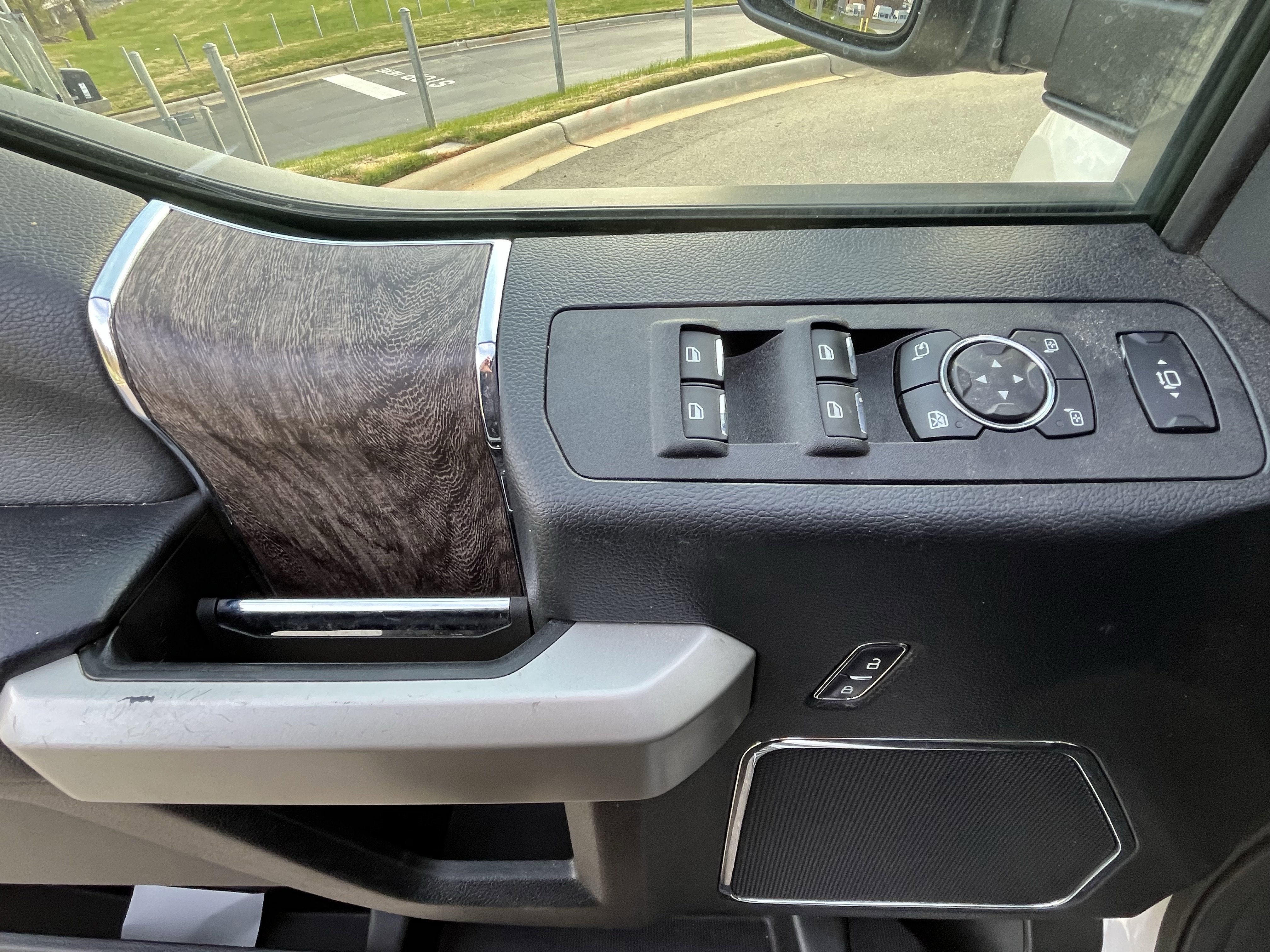 Used 2018 Ford F250 Lariat image 16