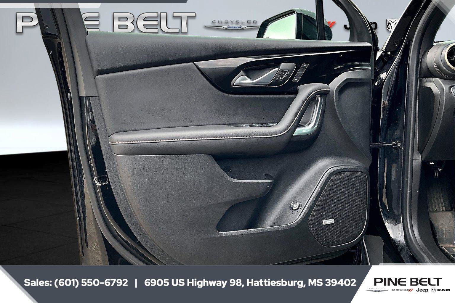 Used 2025 Chevrolet Blazer Premier w/ Enhanced Convenience Package AWD/4WD image 17