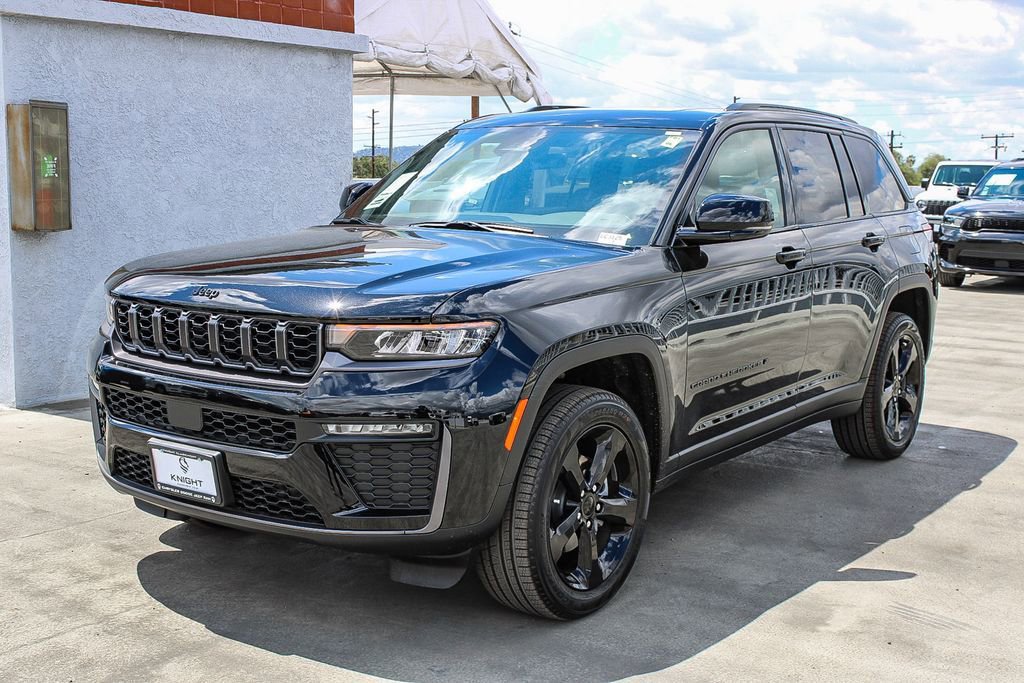 New 2026 Jeep Grand Cherokee Limited w/ Limited Altitude Package AWD/4WD image 4