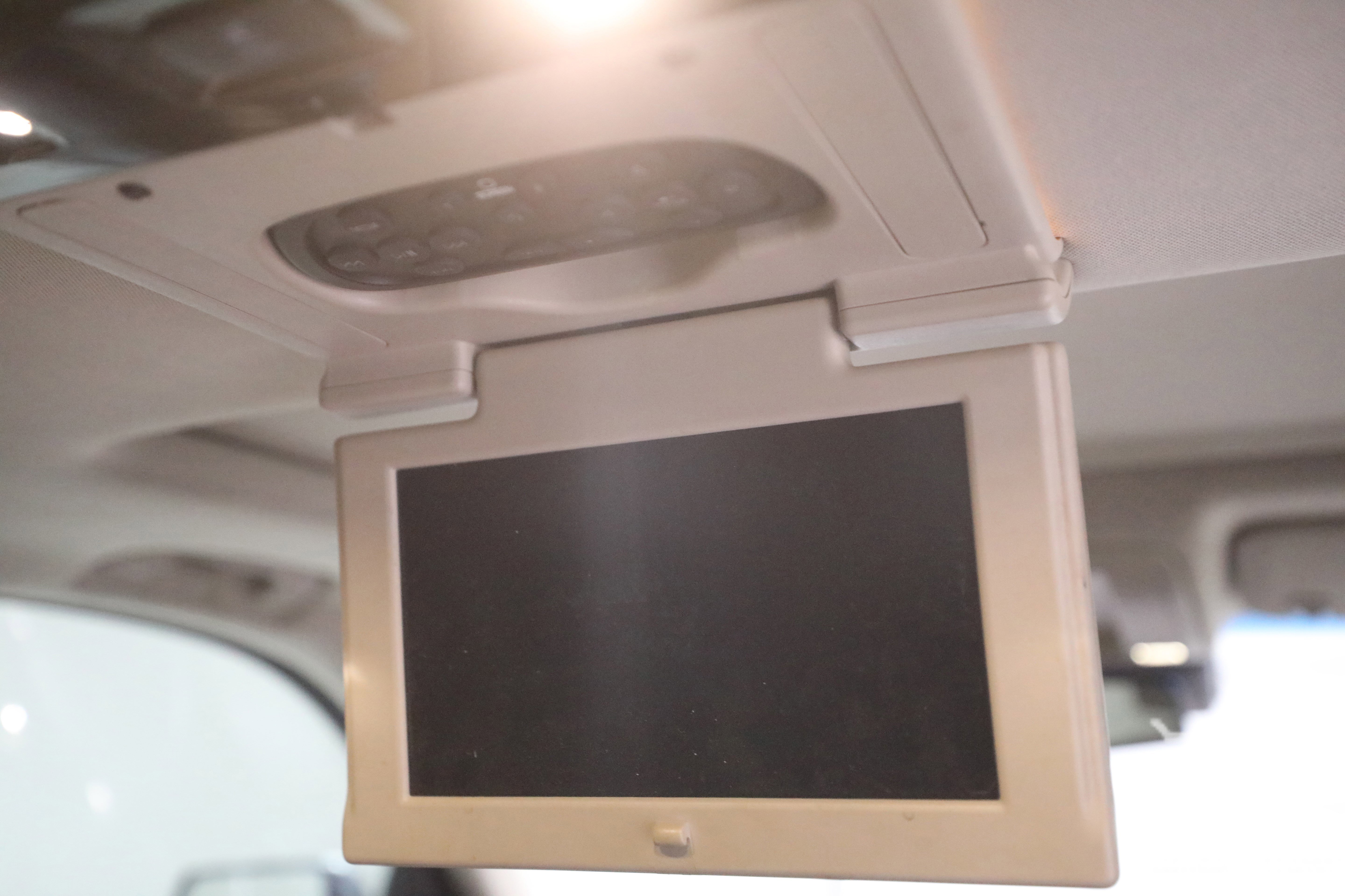 Used 2016 Chevrolet Suburban LTZ image 21