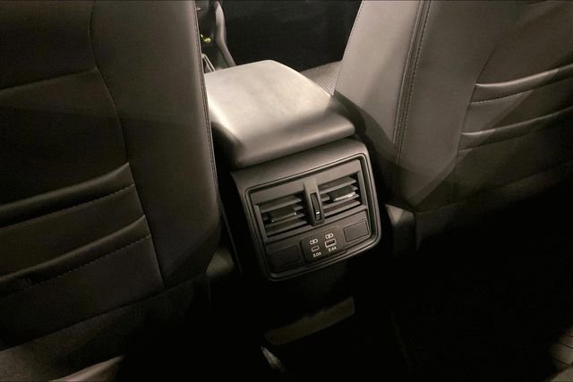 Used 2025 Subaru Forester Premium image 34