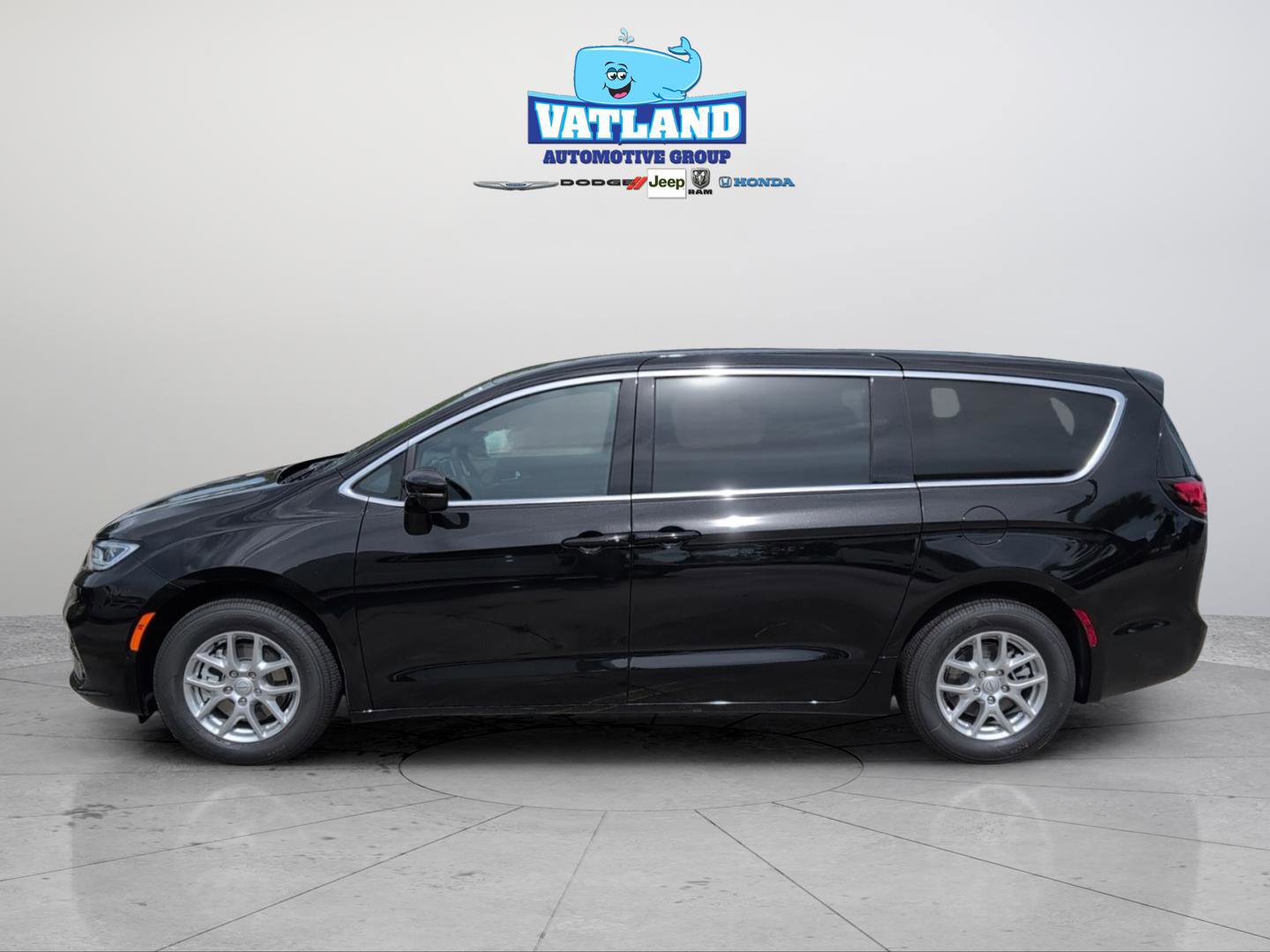 New 2026 Chrysler Pacifica Select image 4