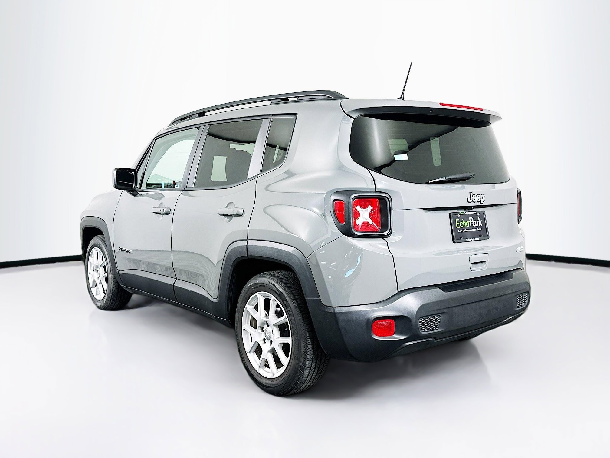 Used 2021 Jeep Renegade Latitude w/ Convenience Group image 5