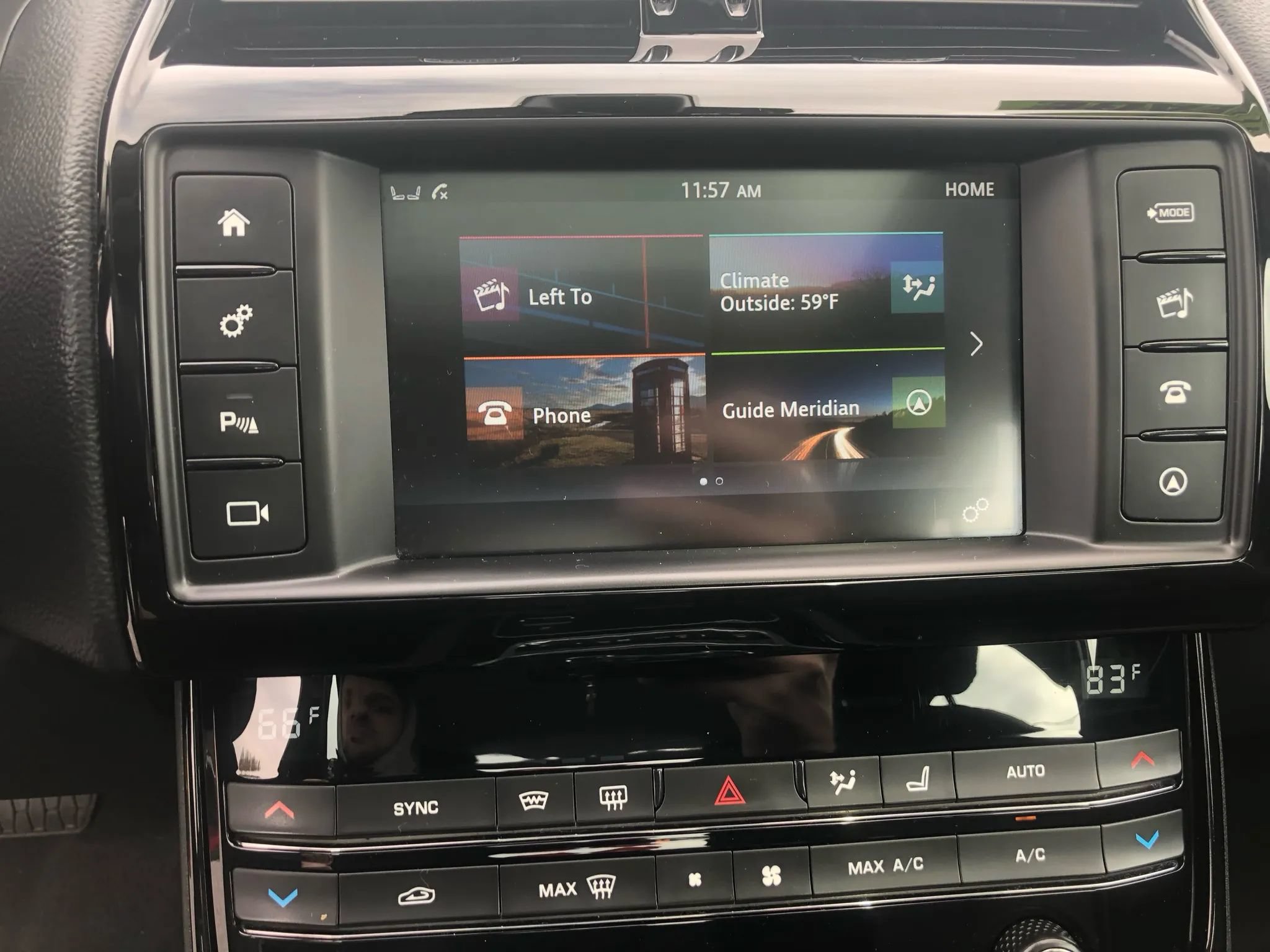 Used 2018 Jaguar XE Premium RWD image 14