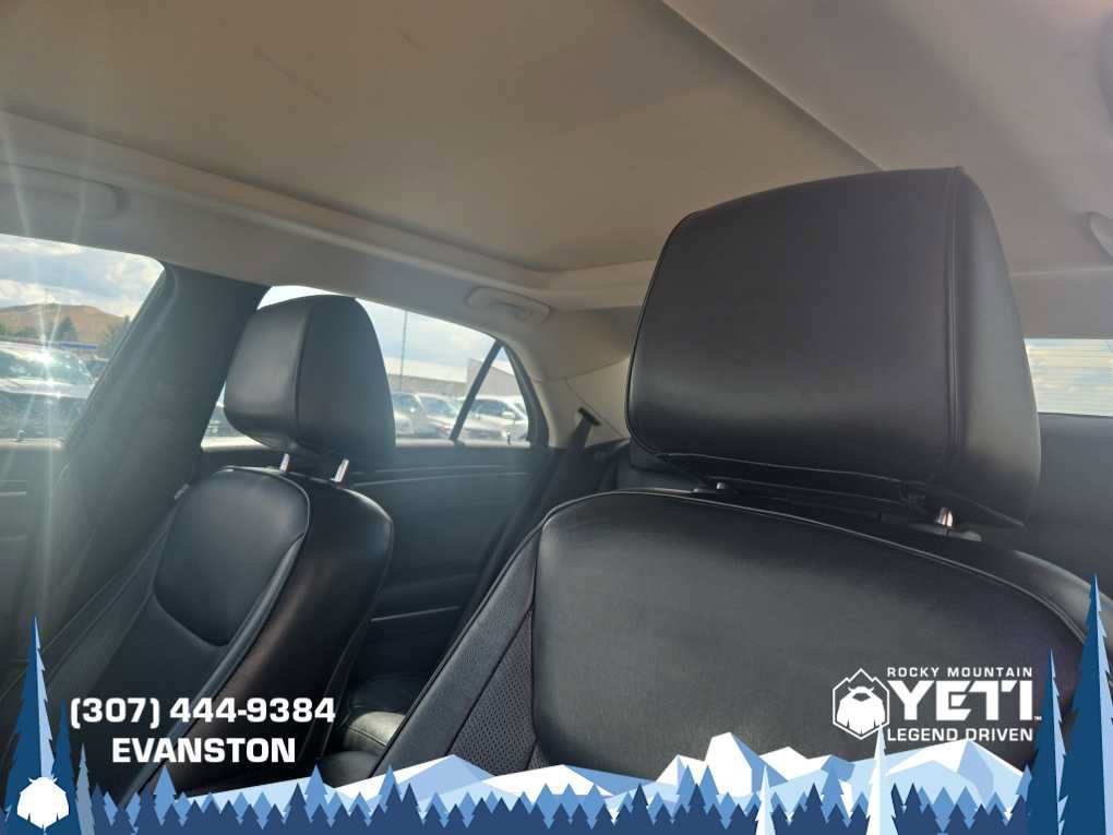 Used 2017 Chrysler 300 C AWD/4WD image 17