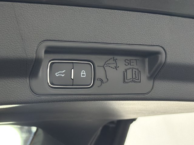Used 2026 Ford Explorer ST-Line w/ ST-Line Street Pack AWD/4WD image 21