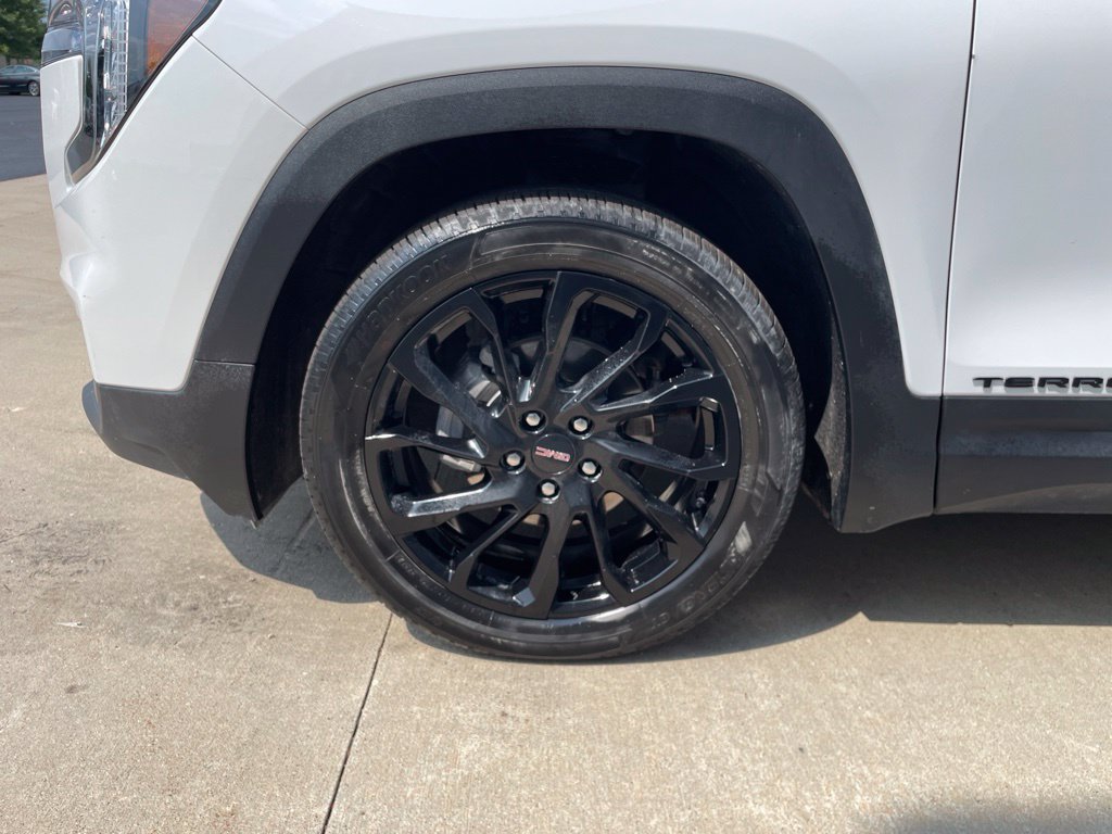 Used 2024 GMC Terrain SLE w/ Elevation Edition FWD image 15