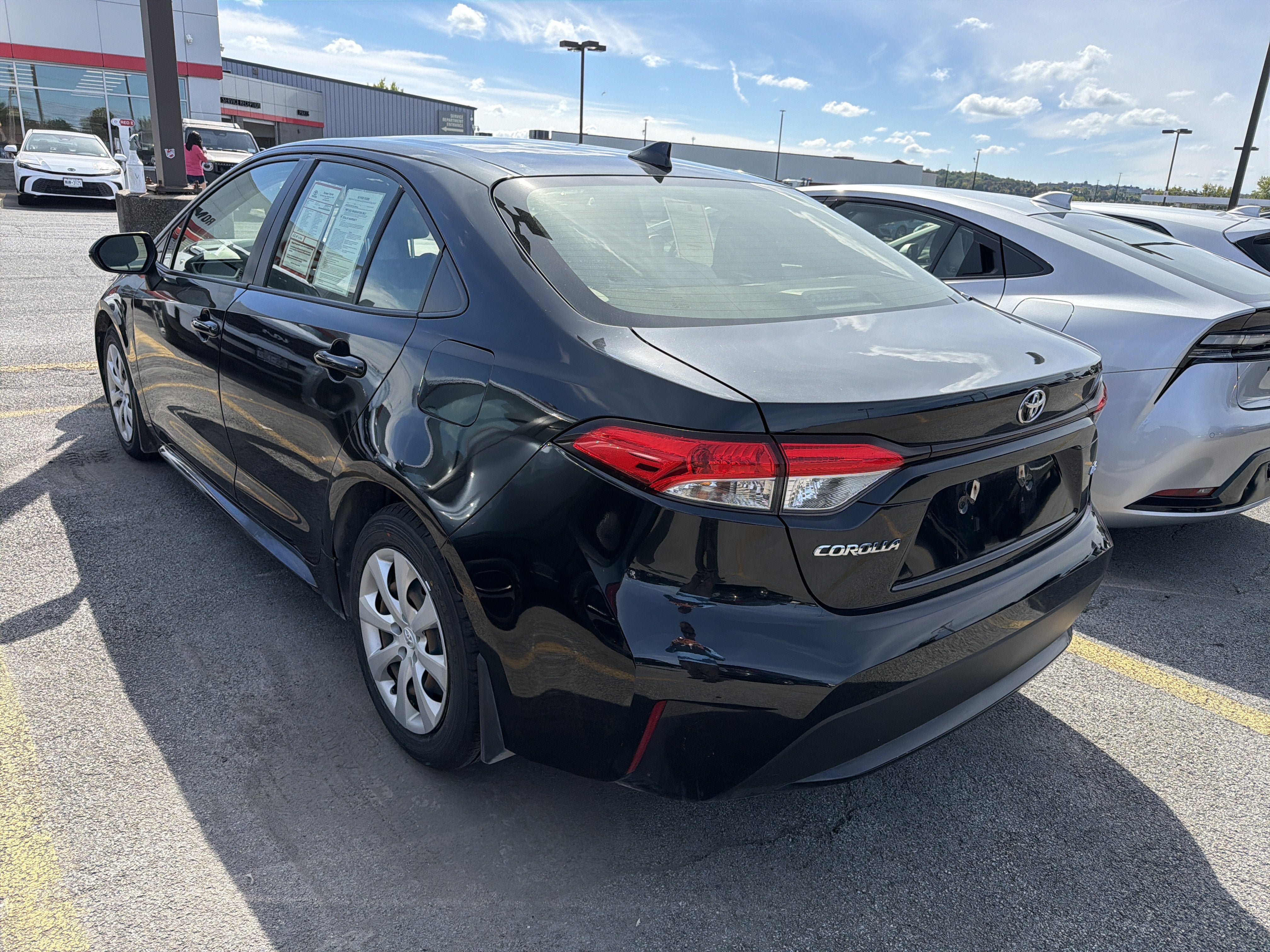 Certified 2022 Toyota Corolla LE FWD image 4