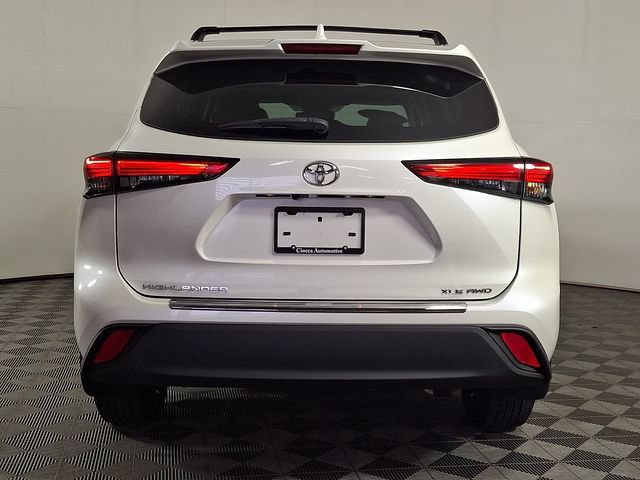 Used 2020 Toyota Highlander XLE AWD/4WD image 8