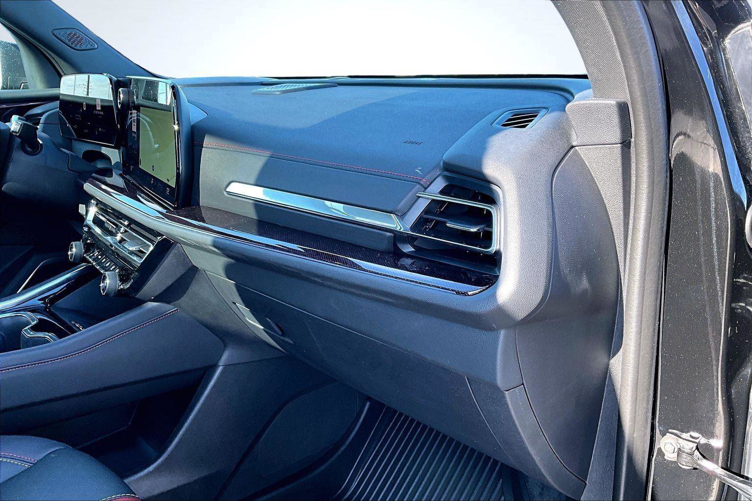 Used 2024 Chevrolet Traverse RS w/ LPO, Floor Liner Package image 18