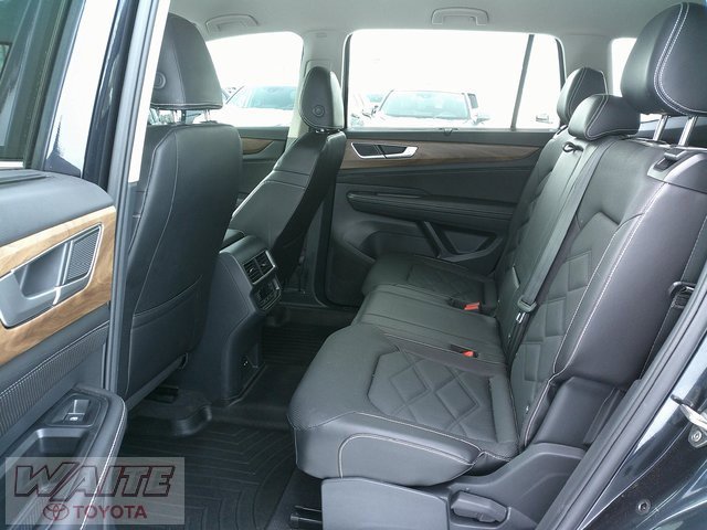 Used 2024 Volkswagen Atlas SE image 22