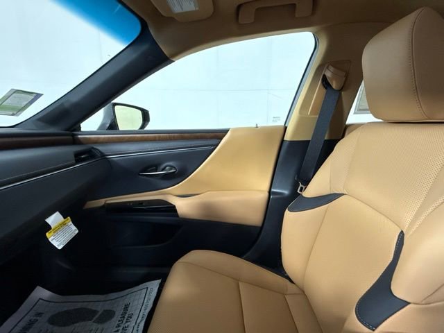 New 2025 Lexus ES 300h w/ Premium Package image 19