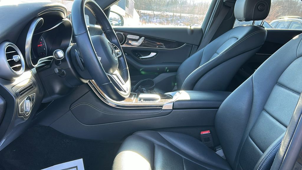Used 2020 Mercedes-Benz GLC 300 4MATIC image 11