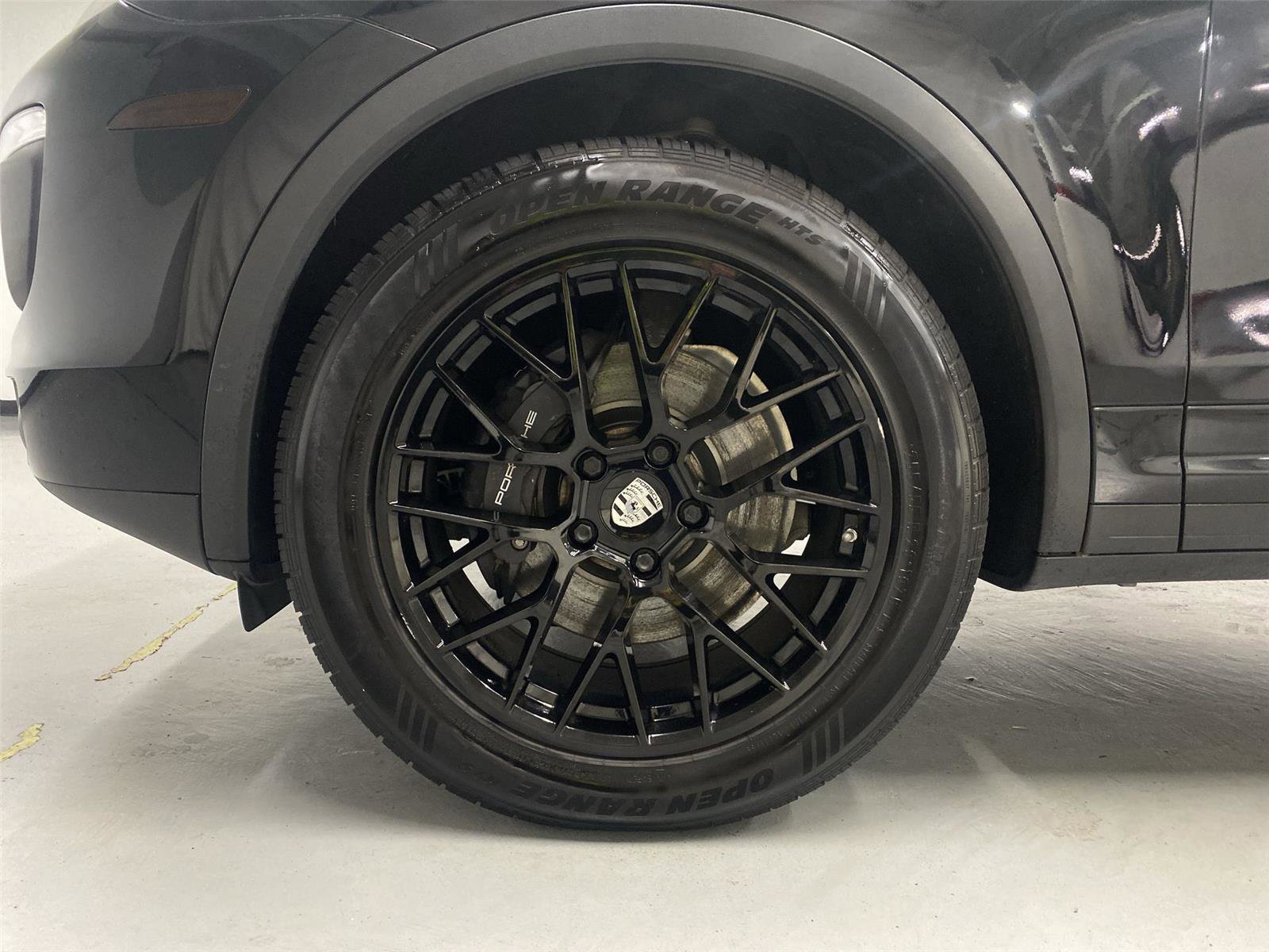 Used 2018 Porsche Cayenne image 23