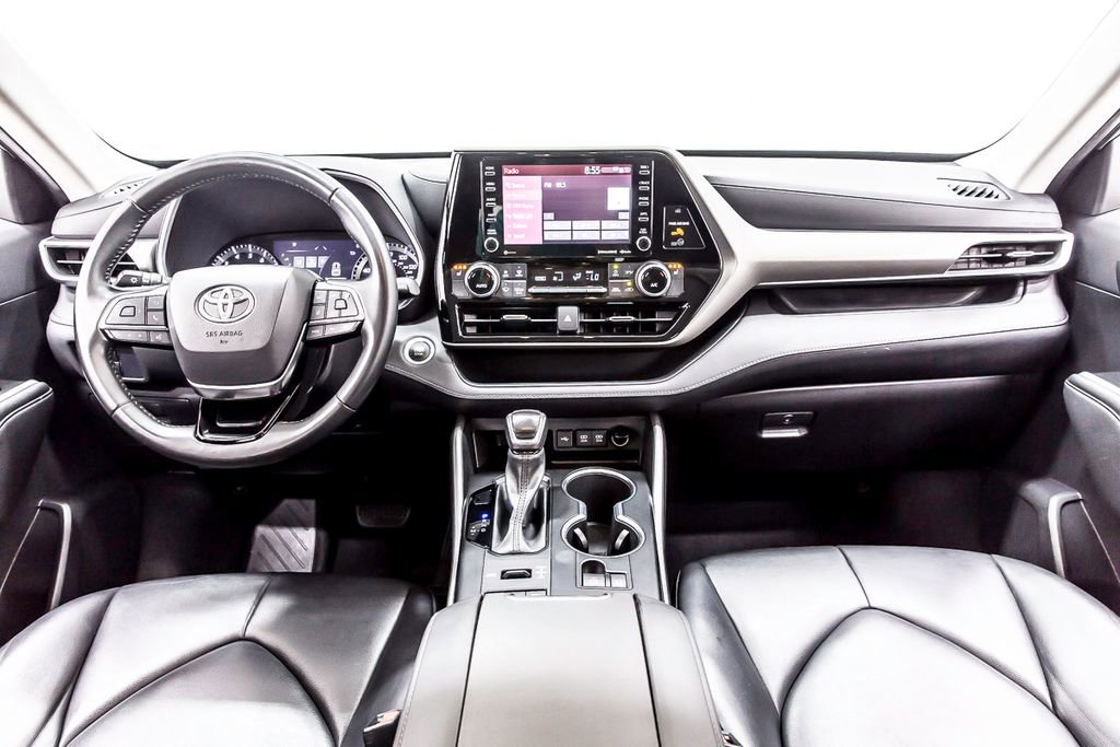 Used 2021 Toyota Highlander XLE image 17