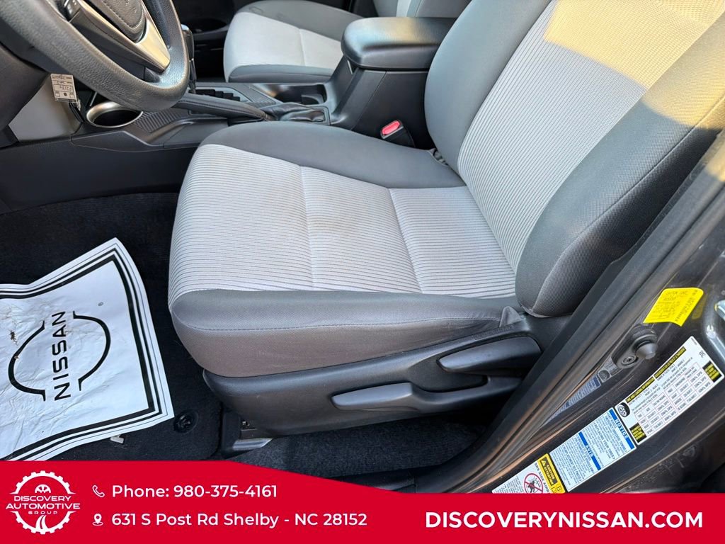 Used 2015 Toyota RAV4 LE image 11