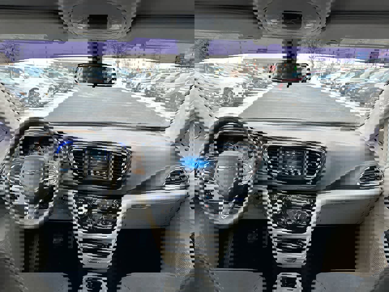 Used 2018 Chrysler Pacifica LX image 20