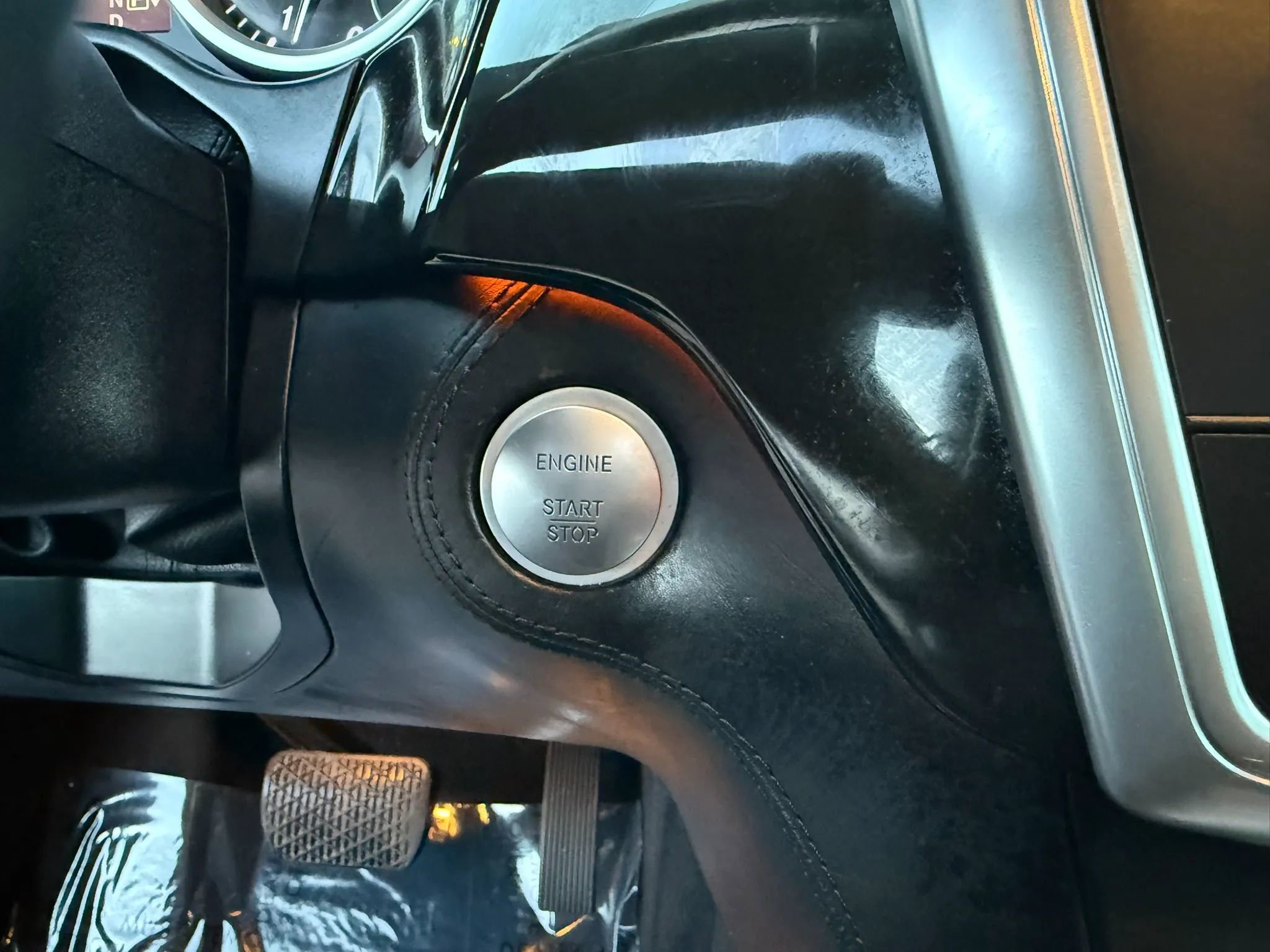 Used 2015 Mercedes-Benz GL 550 4MATIC image 46