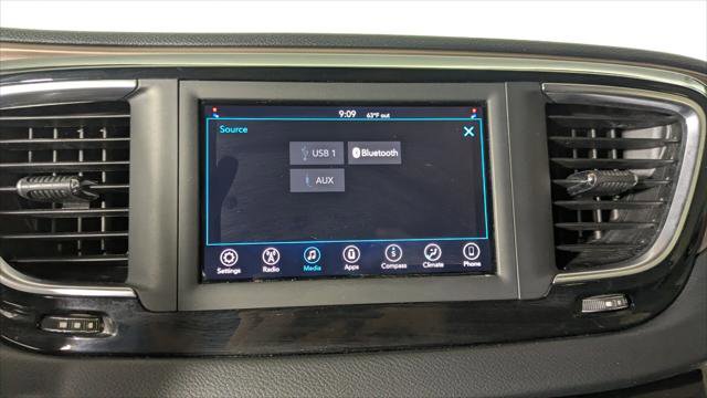 Used 2020 Chrysler Voyager Lxi image 28