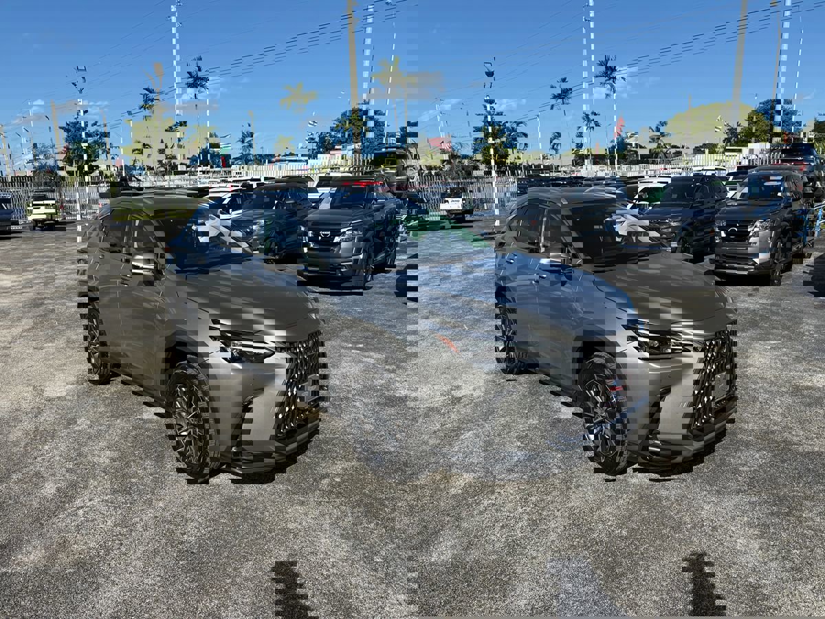 Used 2024 Lexus NX 350h NX 350h Premium AWD image 2