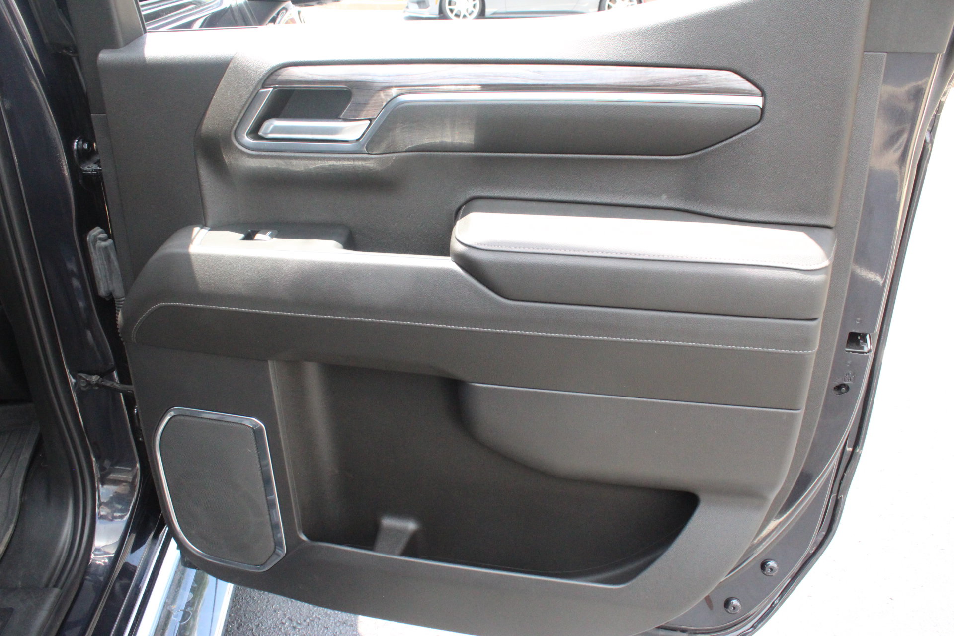 Used 2022 Chevrolet Silverado 1500 LTZ AWD/4WD image 31