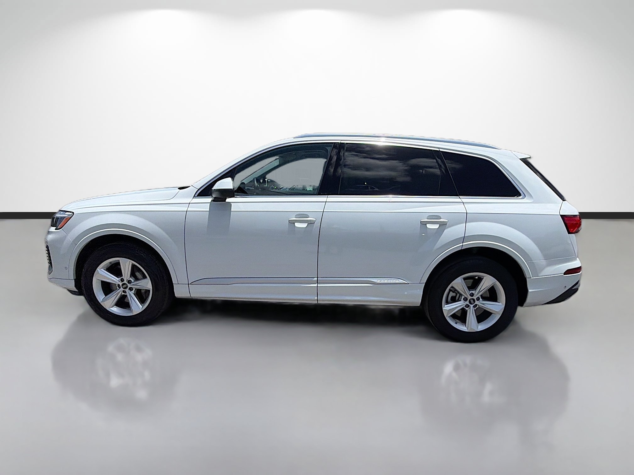 Used 2025 Audi Q7 2.0T Premium w/ Convenience Package AWD/4WD image 6