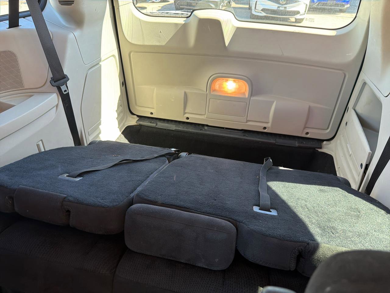 Used 2015 Dodge Grand Caravan SXT FWD image 22