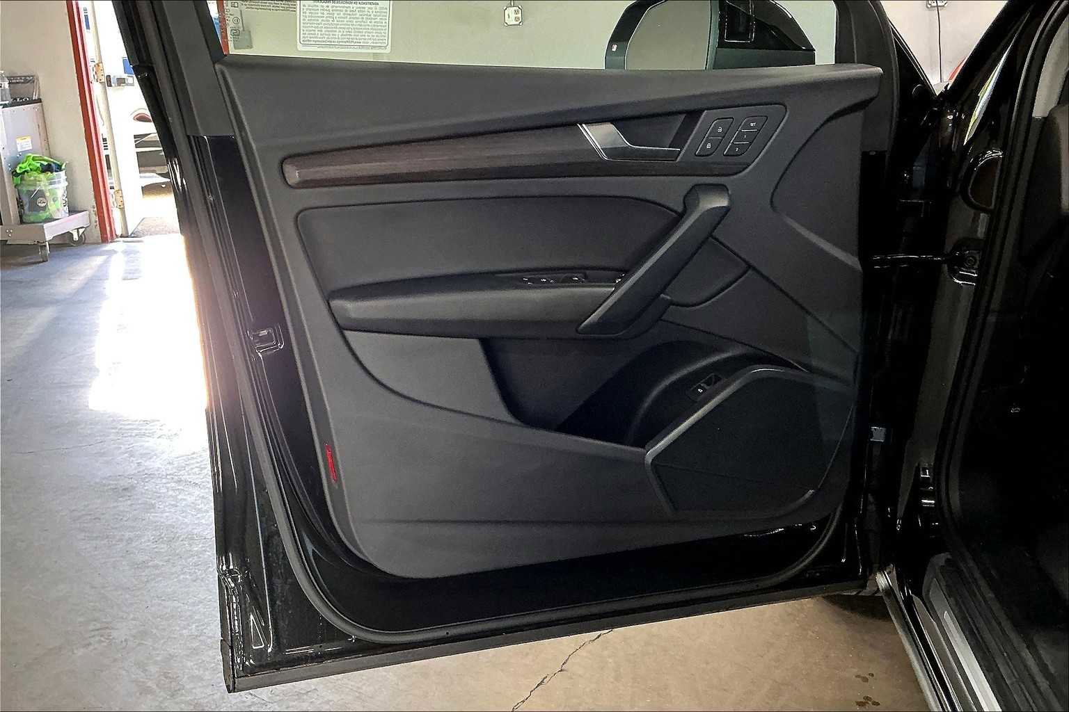 Used 2025 Audi Q5 2.0T Premium image 25