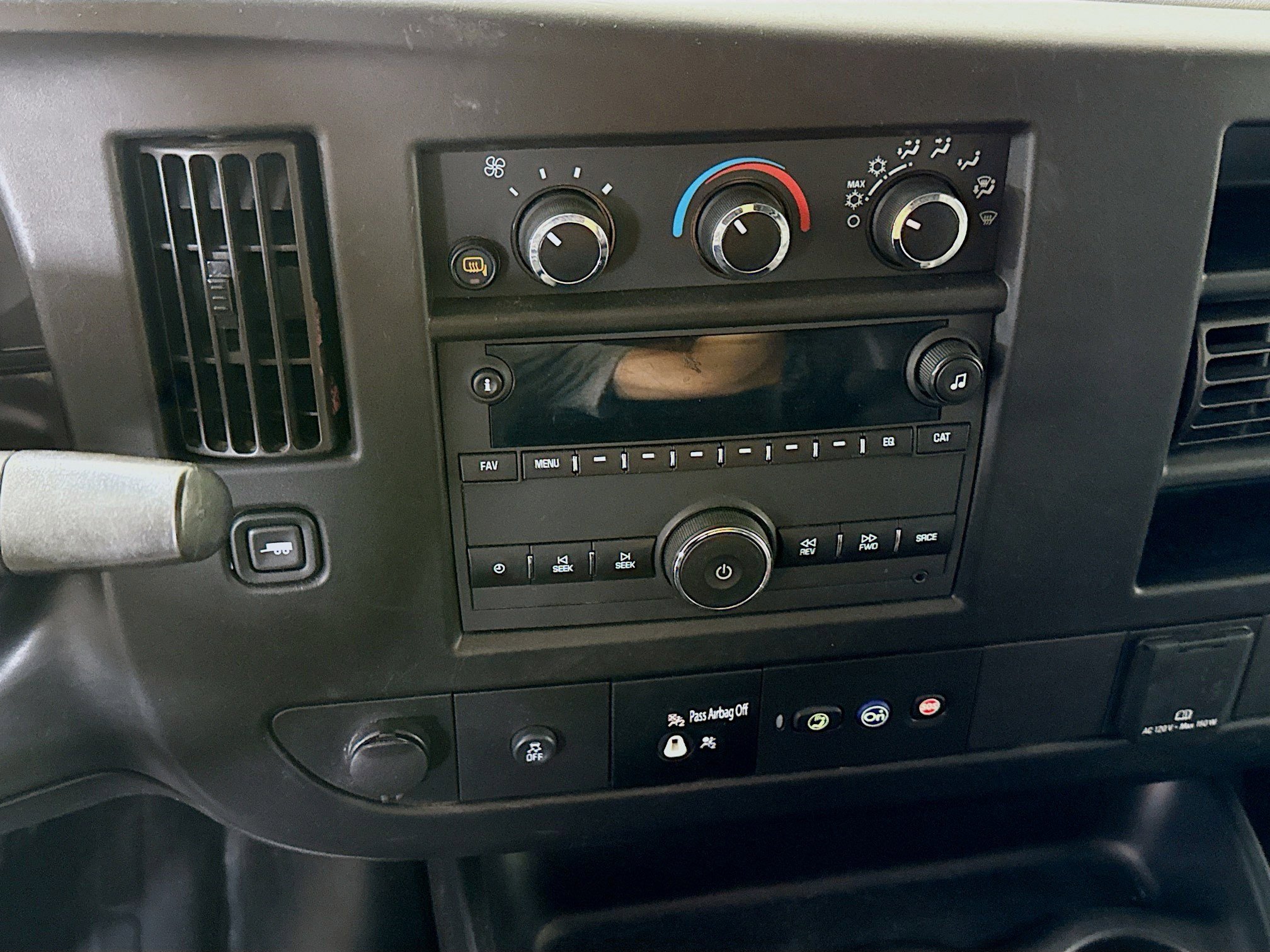 Used 2022 Chevrolet Express 2500 image 16