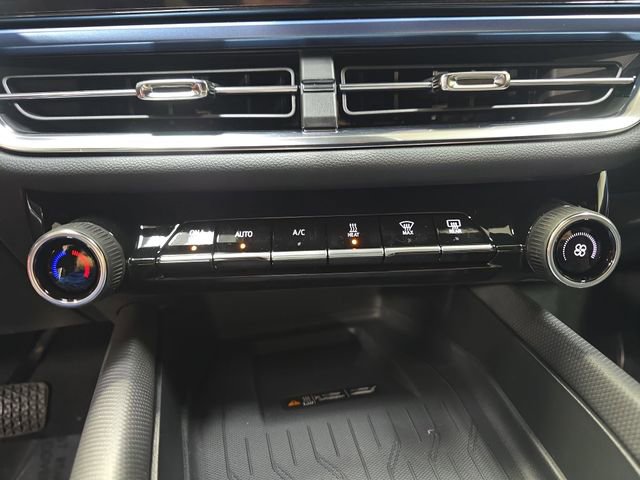 New 2026 Chevrolet Equinox EV LT image 22