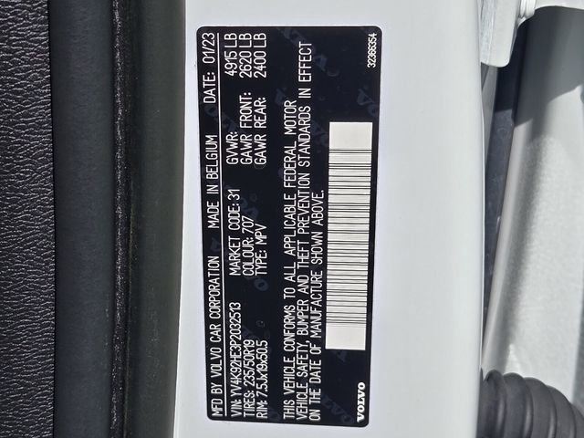 Used 2023 Volvo XC40 B4 Plus w/ Protection Package image 22