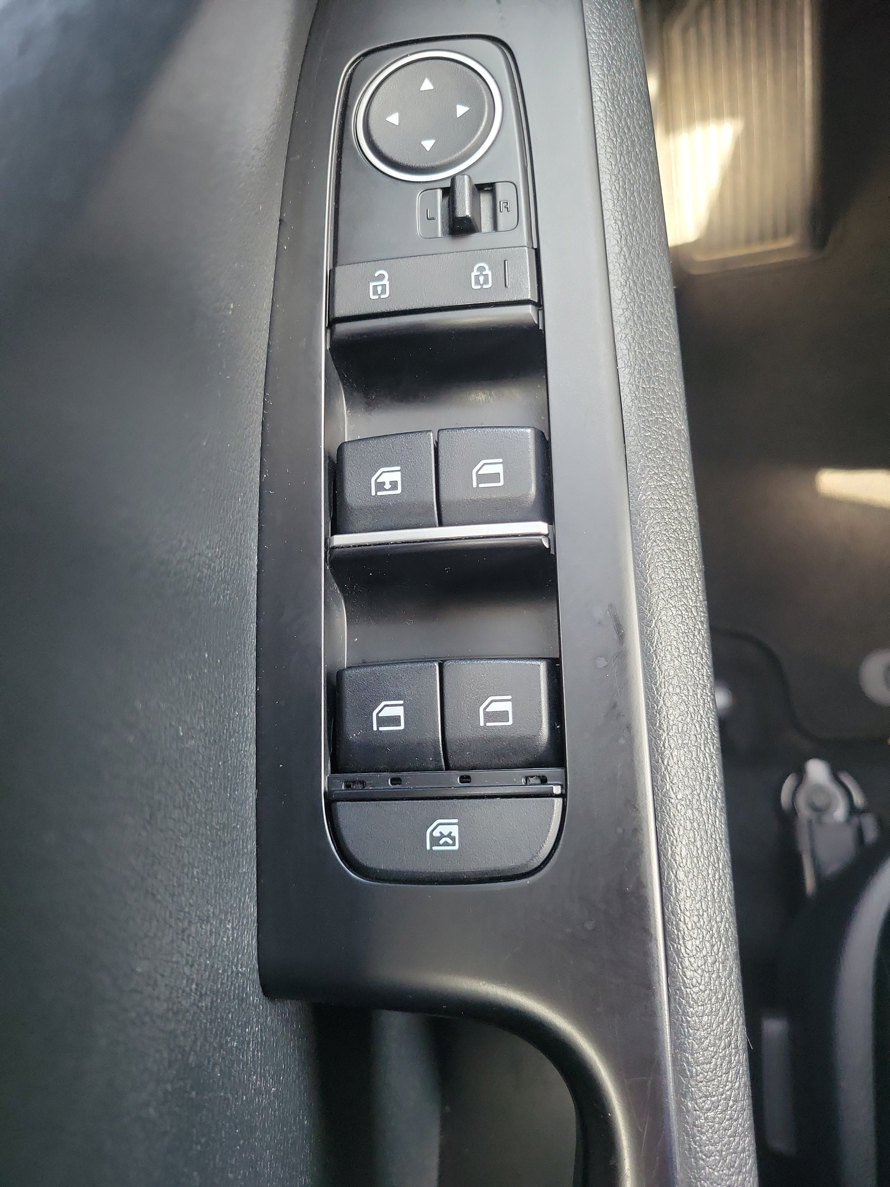 Used 2023 Kia Soul S FWD image 22