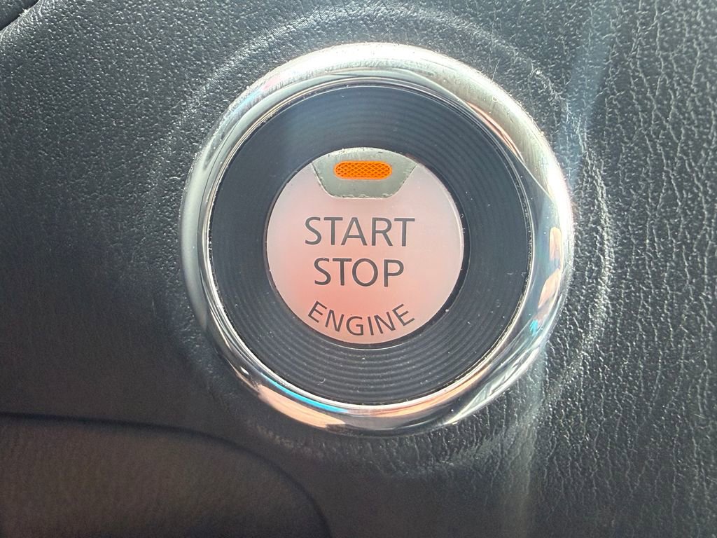 Used 2020 Nissan Pathfinder SL image 35