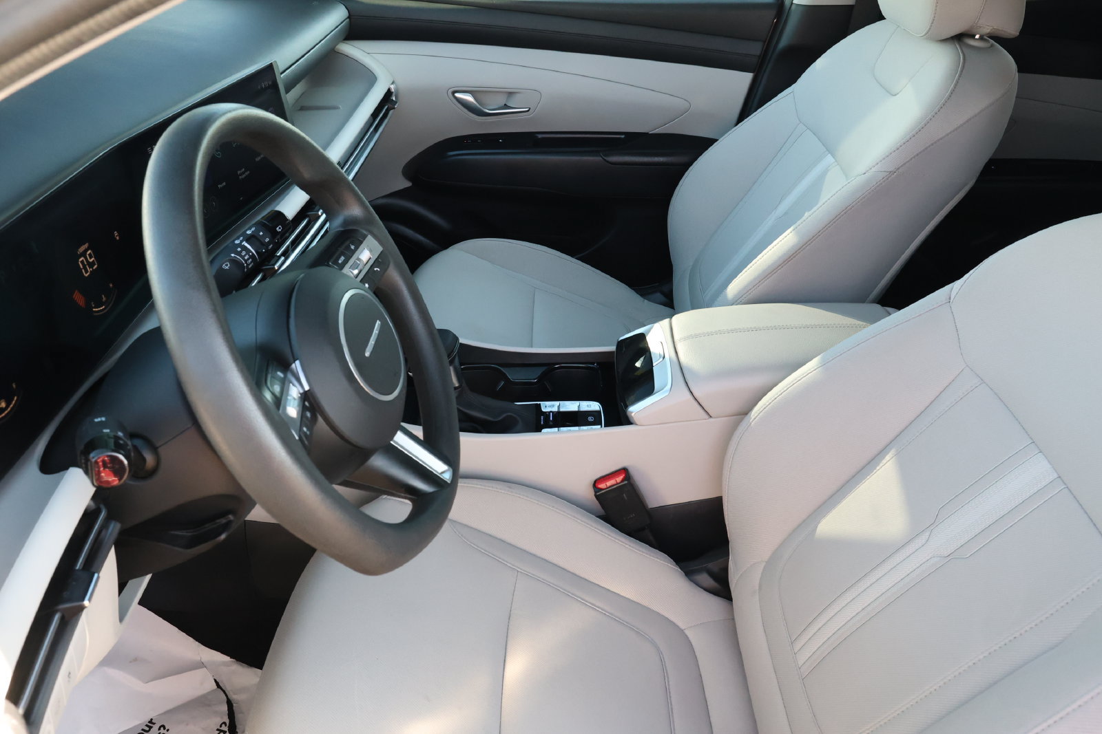 Used 2025 Hyundai Tucson SEL FWD image 15