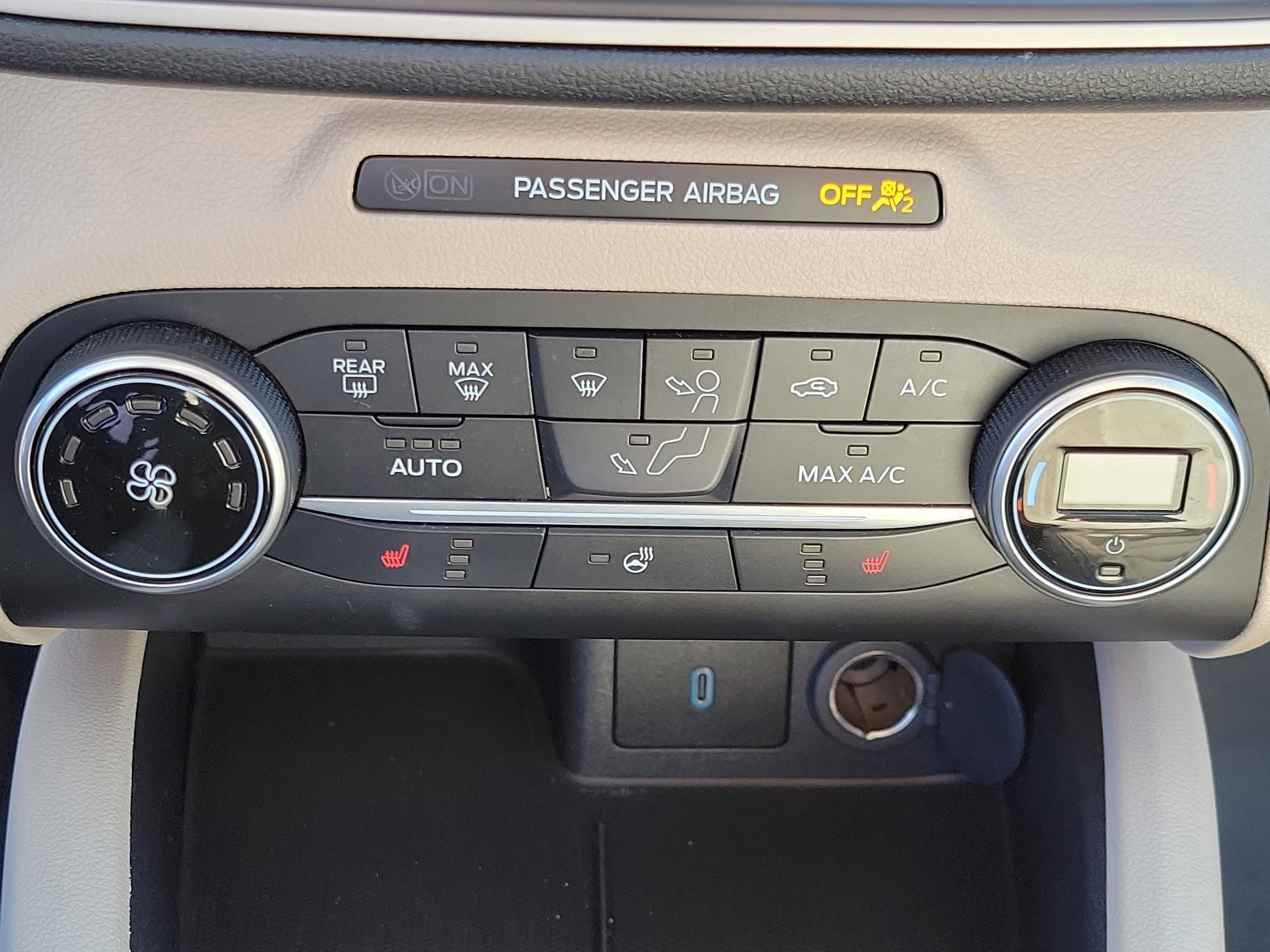 Certified 2020 Ford Escape SEL image 30