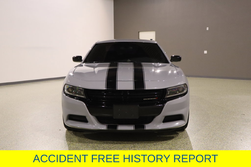 Used 2022 Dodge Charger SXT w/ Blacktop Package RWD image 2