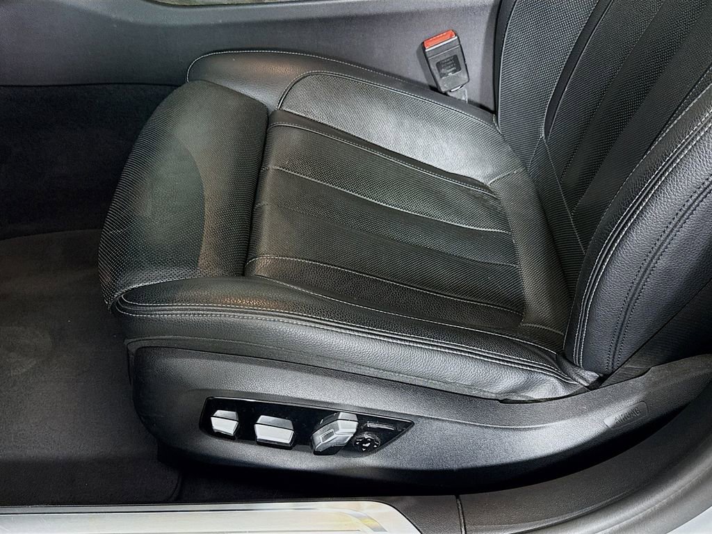 Used 2018 BMW 740e xDrive image 19