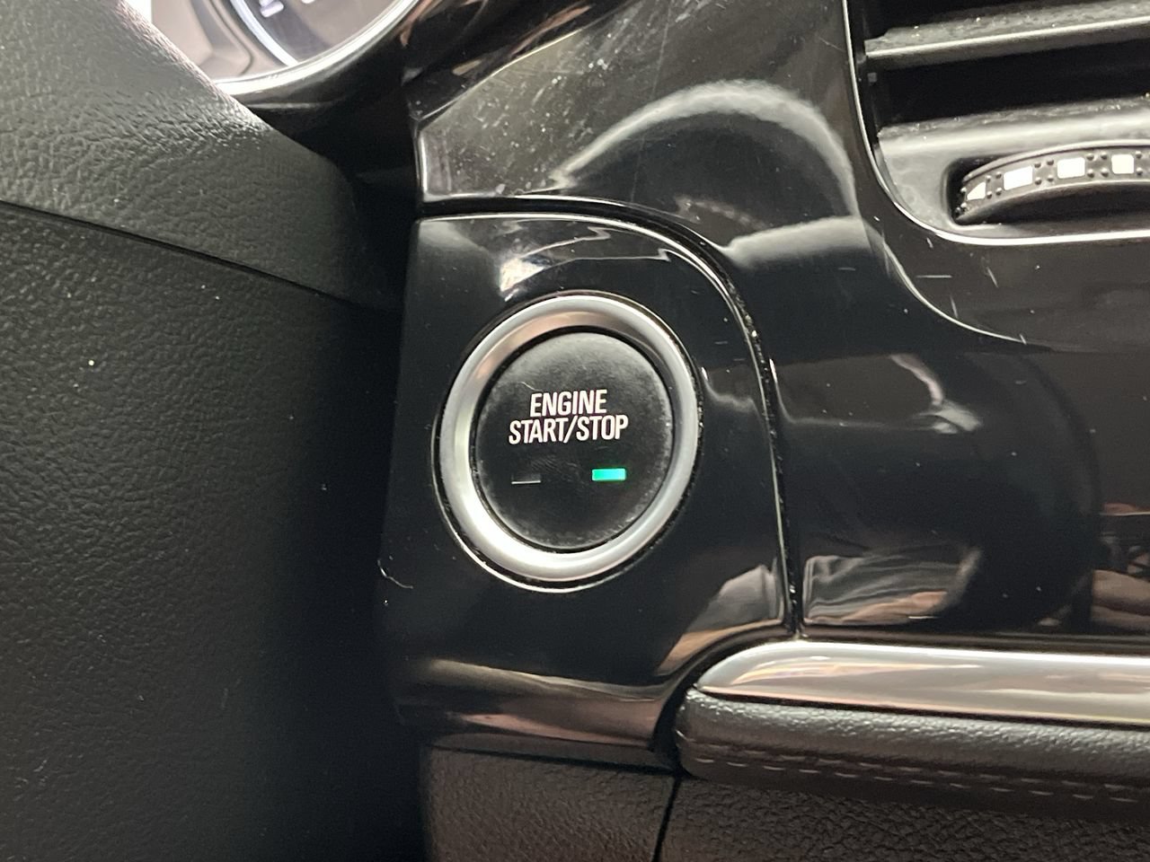 Used 2020 Buick Encore Sport Touring w/ Safety Package AWD/4WD image 18