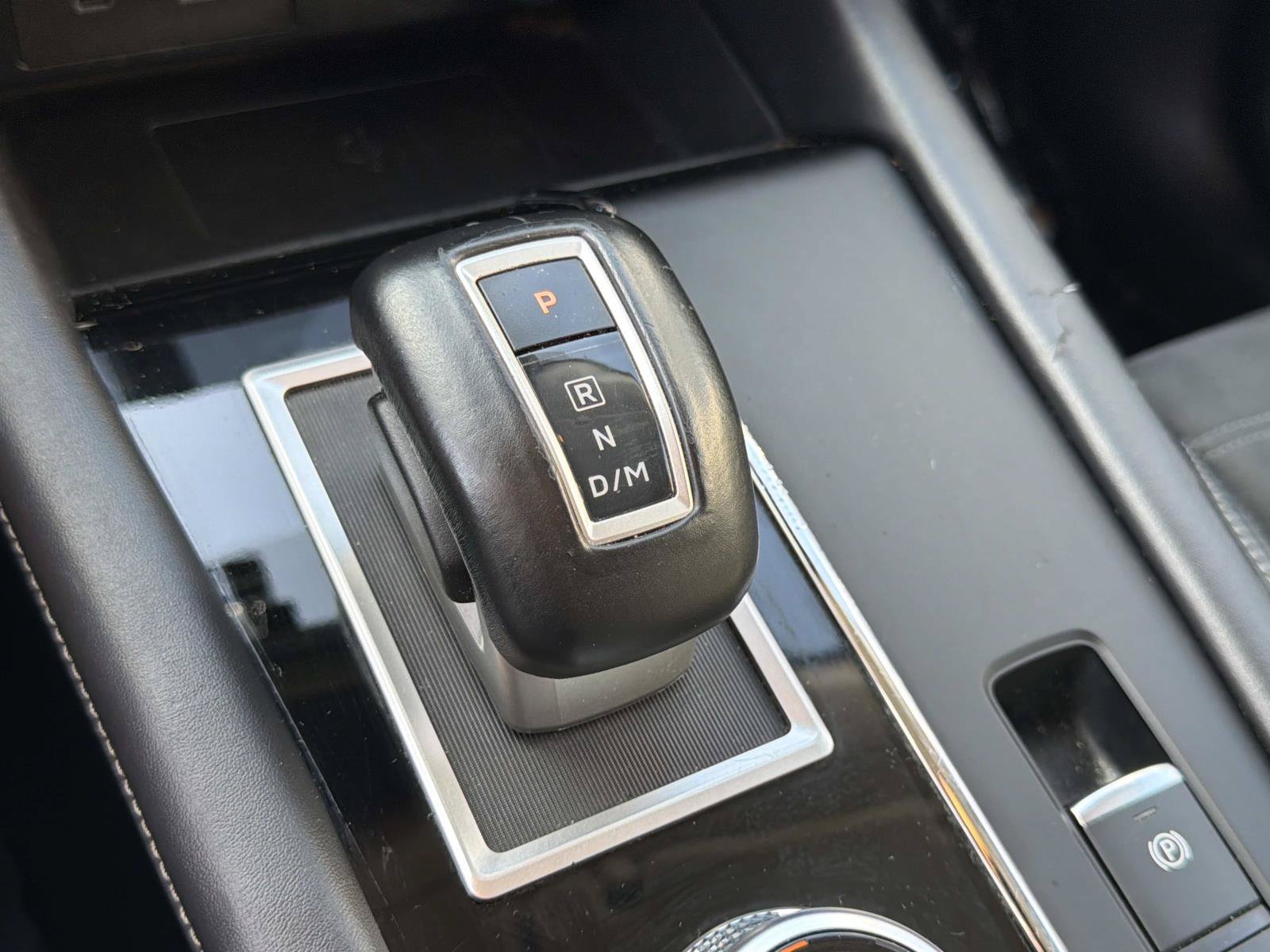 Used 2024 Mitsubishi Outlander AWD image 29