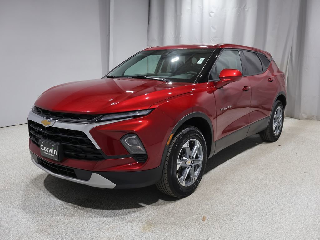 Used 2025 Chevrolet Blazer LT AWD/4WD image 5