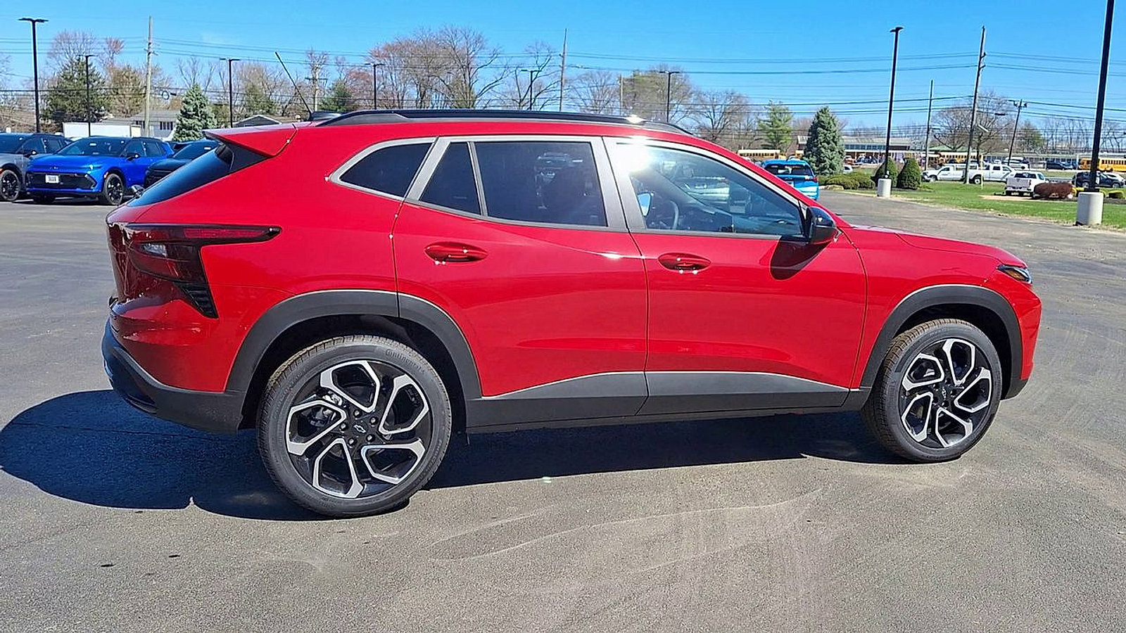 New 2026 Chevrolet Trax RS w/ Sunroof Package FWD image 3